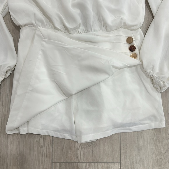 DO + BE white romper. Never worn. - Picture 2 of 4
